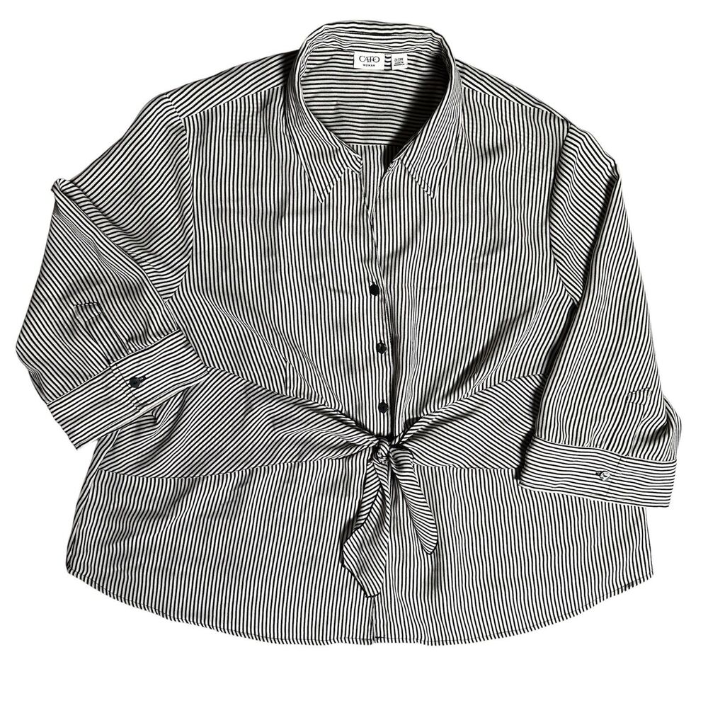 Cato Woman Size 26/28W Tie Front Long Sleeve Button-up V-Neck Top - Picture 2 of 9